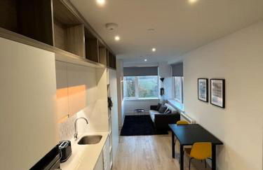 Voyager Haus Apartments, EV Charging Stations, London Heathrow Airport, LHR, Terminal 4, RE-Energise & GO - Foto 6