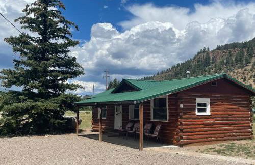 Cozy cabin #1 at Aspen Ridge Cabins - Photo 1