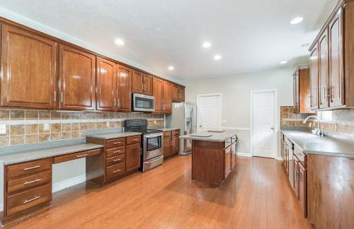 Incredibly Spacious Carmel Home with Fully Equipped Kitchen - 4700 Sq Ft! Sleeps 15! Pet Friendly! home - Foto 4