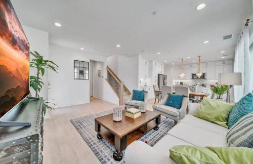 Dreamy Bloom Enclave Irivne LA RMV - Photo 11