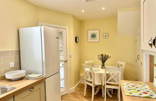 Pembroke Dock Hidden Gem - Pass the Keys - Photo 11