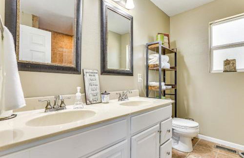 Beloit Home with Deck 3 Mi to Health System Campus - Foto 9