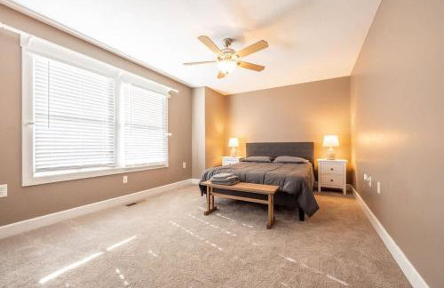 6BR Downtown Side-by-Side Townhomes 2 Garages - Foto 71