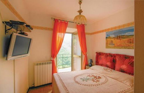 Awesome Home In Montefegatesi With Wifi - Foto 5