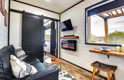 Remote Strawn Container Home with Hot Tub! - Foto 3