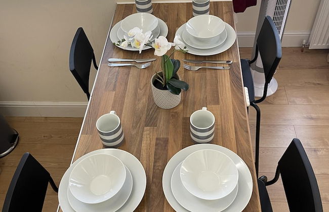 Spacious one Bedroom Apartment With Free Parking - Foto 14