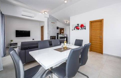 House Smoky with private pool and jacuzzi - Photo 24