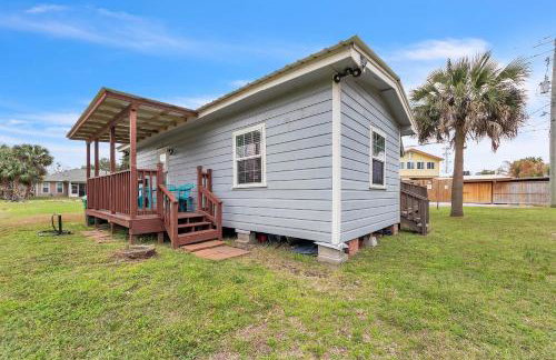 Charming Coastal Retreat in Bay St Louis home - Photo 29