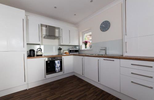 Lower Chine Apartment - Photo 8