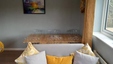 Moore Apartment - Photo 3