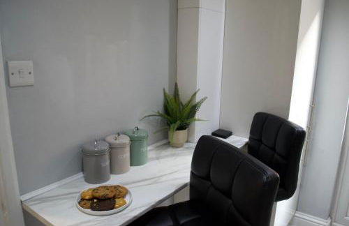 Stylish 2-Bed Garden Flat, 5 Mins to Brixton - Photo 47