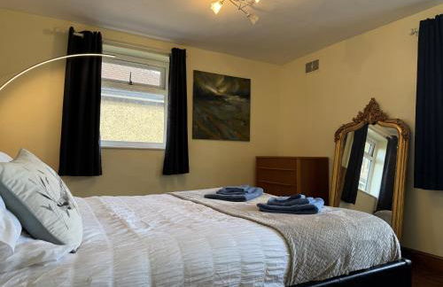 Caterham 3 Bed House, Free on street Parking - Photo 12