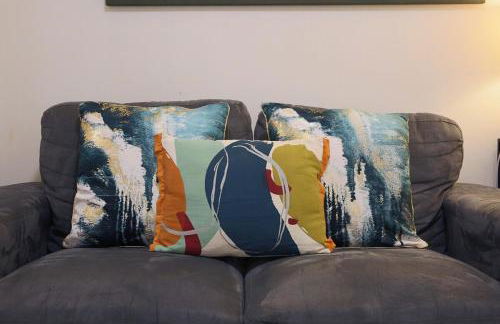 2 bedroom Large Town Centre Apartment FREE Parking - Foto 10