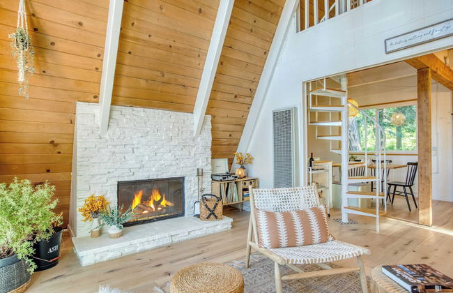 A-frame Retreat Chic and Modern Forest Views, Hammock, Outdoor Dining, Decks - Foto 10