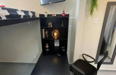 Confortável loft 4,ar, Wi-Fi, TV, 400m UNIG - Foto 11