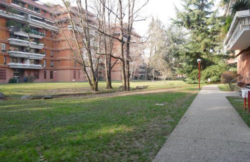 GuestHost - Raffaella splendido bilo x4 - Photo 40