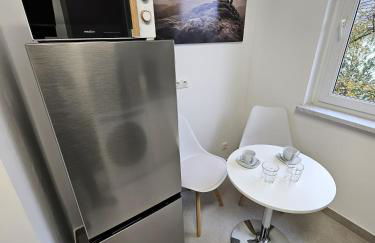 Modern Homes - Voll ausgestatte Wohnung - Balkon - Hotelbetten - 4K TV - WLAN - Foto 53