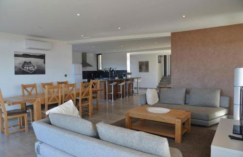 Maison contemporaine piscine avec vue panoramique - Foto 2