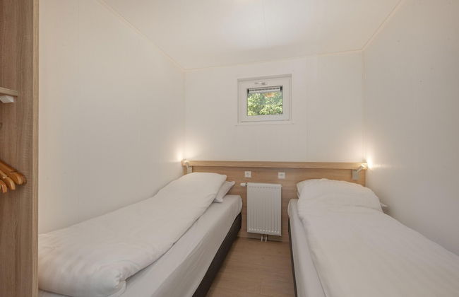 Modern Lodge With Dishwasher, Near Helmond - Photo 7