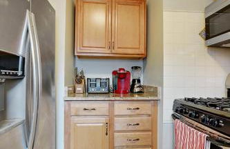 Super Cute & Cool Home with 65Inch TV 2Baths 4 Bedrooms 2King Beds BBQ Grill Fenced Backyard - Foto 50