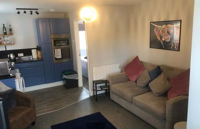 Captivating 1-bed Apartment in Hednesford - Foto 1