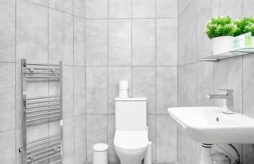 Modern Apartment - Street Parking - Wi-Fi Netflix 49AGH - Foto 6