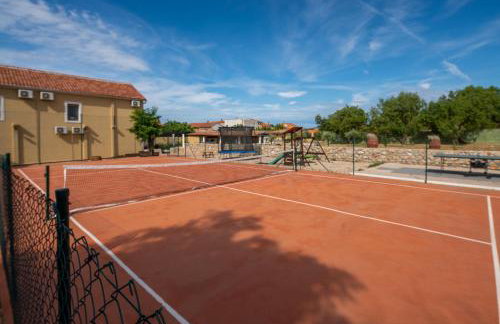 Božini dvori- Villa with Pool, Sauna , Jacuzzi and multifunkcional sport Court - Foto 19