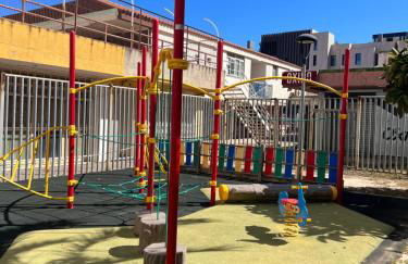 APARTAMENTO NUEVO CÉNTRICO en PRIMERA Línea de playa con vistas al Mar, Piscina, aire acondicionado y wifi - Foto 27