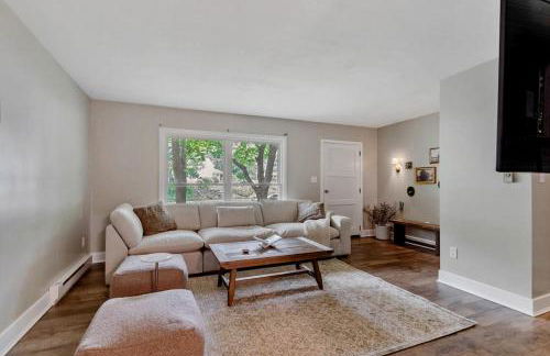 Game Day Haven With Bar & Deck - Foto 9