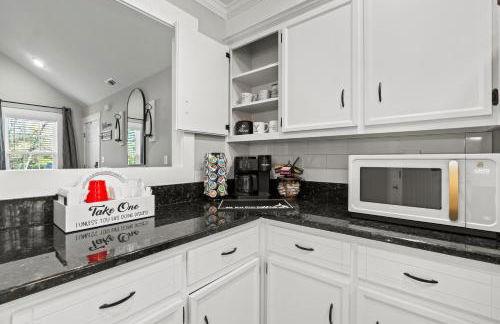 Garden City Hideaway Cozy home near Ft Eisenhower - Photo 7