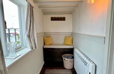 Cosy Coastal 2-Bedroom Cottage with Hot Tub and Log Burner - Foto 15