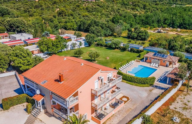 Alluring Apartment in Banjole near Beach & Island - Foto 14