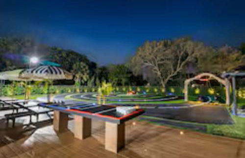 Unique Private Racing Track Villa in Miami Cinema - Foto 18
