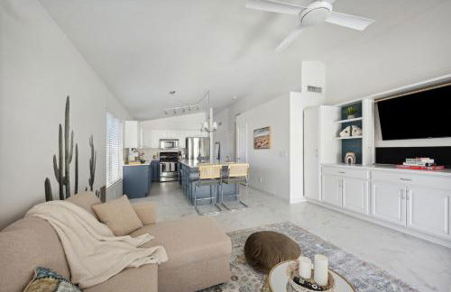 Chic Desert Retreat - Lush Spa Pool - Mini Golf - Foto 22