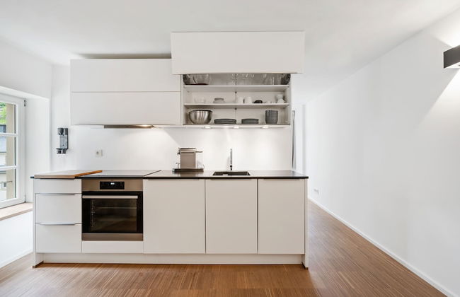 Modern Apt Old Town w Panoramic View ID4 - Photo 9