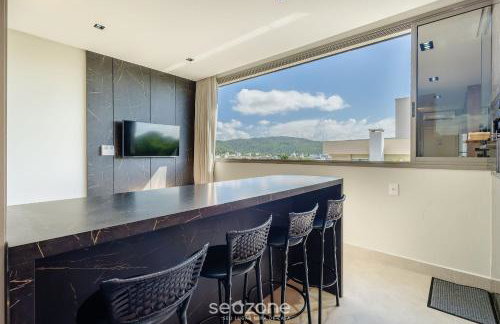 Sua estadia exclusiva com piscinas e jacuzzi a 500m da praia - ELF - Foto 48