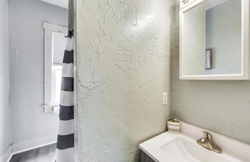 Updated New Kensington Home with Deck 22 Mi to PGH! - Foto 14