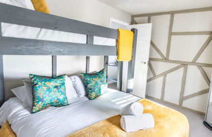 Wisteria View with hottub & cabin sleeps 20 - Foto 40