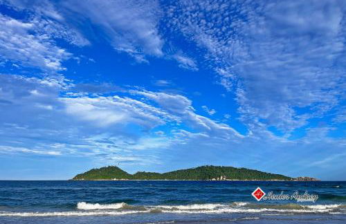 Cobertura Duplex no Campeche Florianópolis, 2 quartos com ar-condicionado, 3 banheiros, WiFi 1Gb, Cozinha completa, Estacionamento, Amplo terraço coberto com churrasqueira - Foto 30