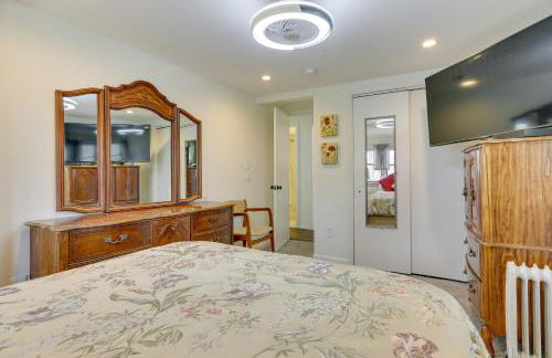 Milford Family Home with Koi Pond and Porch! - Foto 19