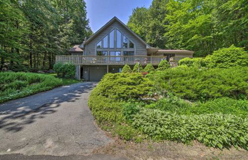 Sebago Lake Gem on Private Cove with Boat Dock! - Foto 2