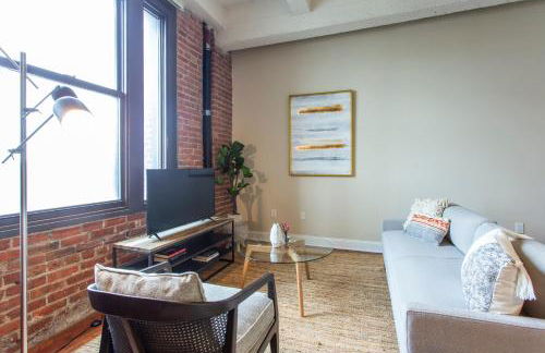 Sleeps 4! 2BR, Gym, Paid Parking, Close to Major Attractions - Foto 16