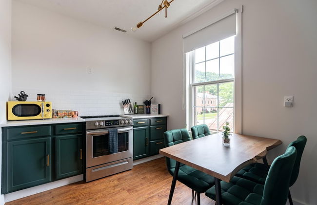 NEW Luxe Pet Friendly Free Parking Downtown - Foto 46