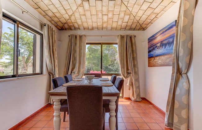 Sequana Fabulous Spacious Villa Perfect for Fami - Foto 13