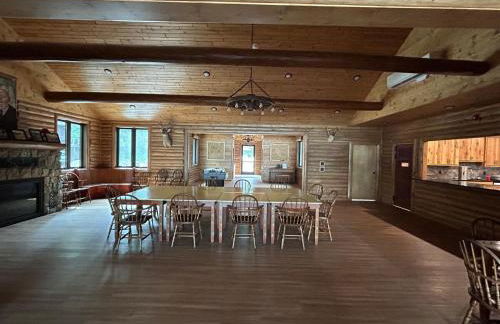 The Lodge at Pine Cone Lodge for Large gatherings! - Foto 9