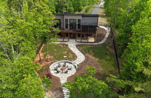 Dock + Game Room: Luxe Retreat on Rhodhiss Lake! - Photo 2
