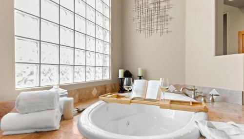 The Debonair Derby by PaseoHomesAZ with Heated Pool - Foto 5