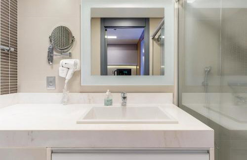 1164 Helbor Stay Batel, Conforto e Estilo no Coração de Curitiba - Photo 3