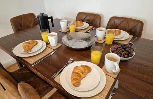 The Firs - 3 Bed Bungalow with parking - Foto 2