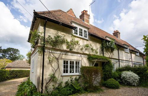 Spacious family cottage with private garden and forest walks - Foto 4